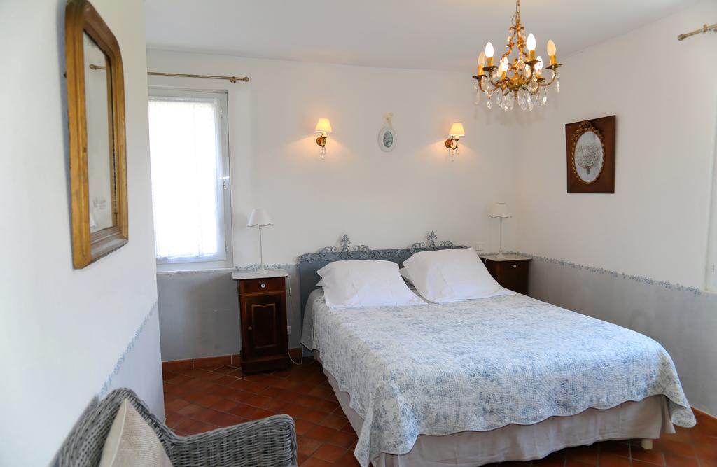 Les Tilleuls D'Elisee Bed & Breakfast Vaison-la-Romaine Room photo